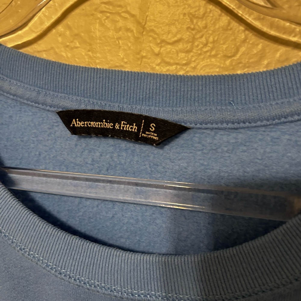 🪗Abercrombie & Fitch Blue Chevron Sweatshirt size S women’s GUC.. - Picture 4 of 9